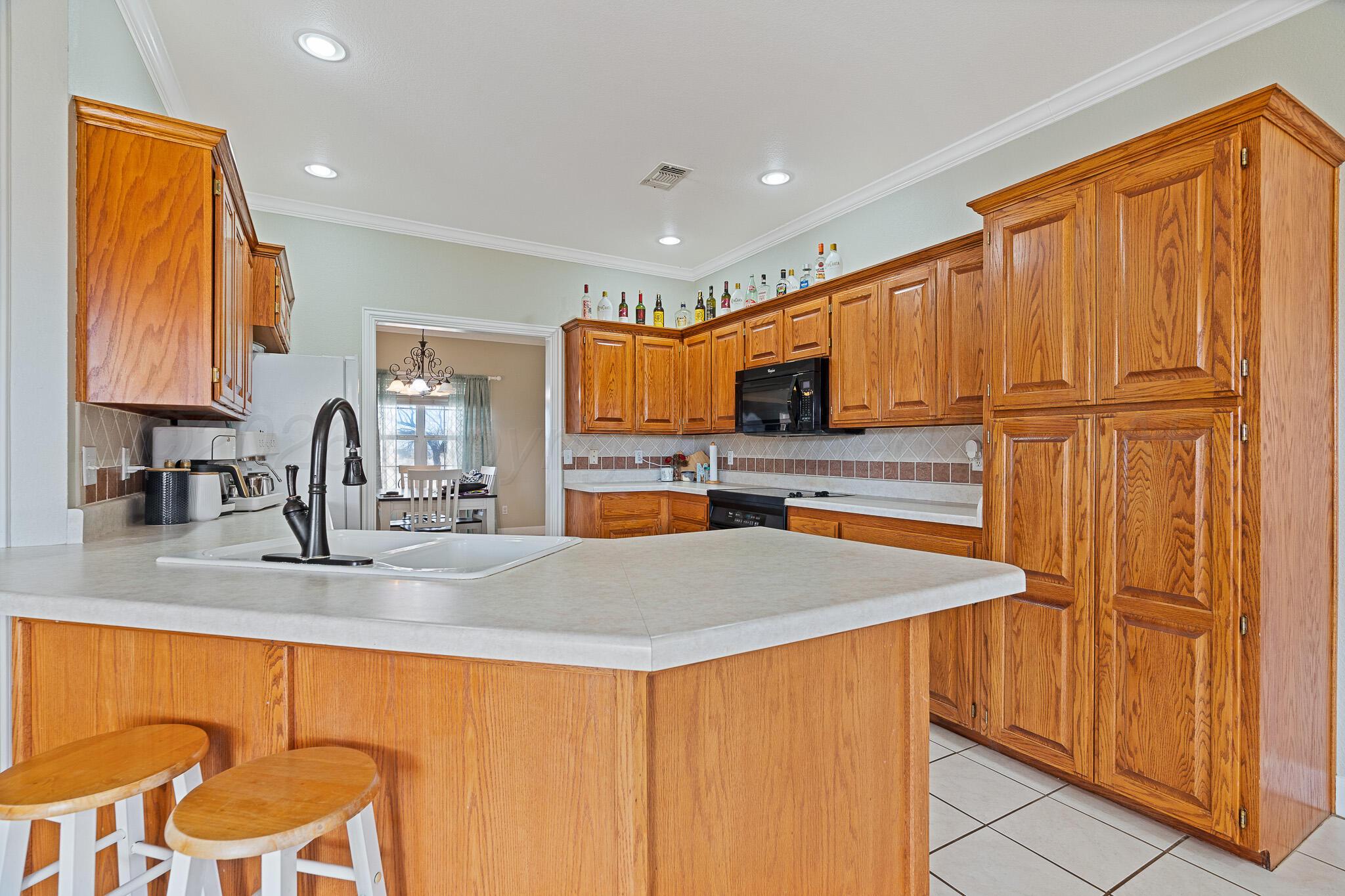 101 Alamo Street Claude, TX 79019 - Photo 6 of 22 Kitchen