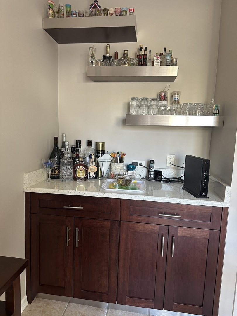 172 East River Road, Unit R Des Plaines, IL 60016 - Photo 16 of 35
