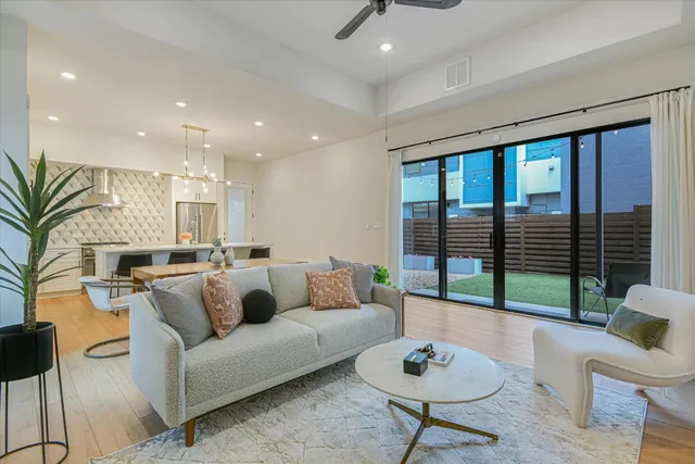 $1,249,000 | 902 West Live Oak Street, Austin, TX 78704