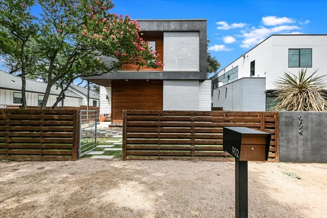 $1,249,000 | 902 West Live Oak Street, Austin, TX 78704