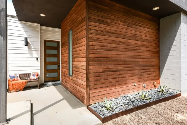 $1,249,000 | 902 West Live Oak Street, Austin, TX 78704