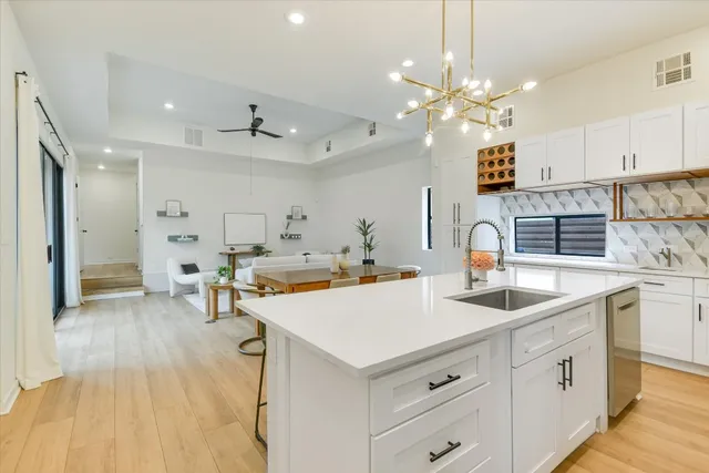 $1,249,000 | 902 West Live Oak Street, Austin, TX 78704