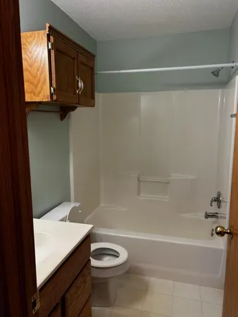 $270,000 | 1006 Oak Place, West Fargo, ND 58078