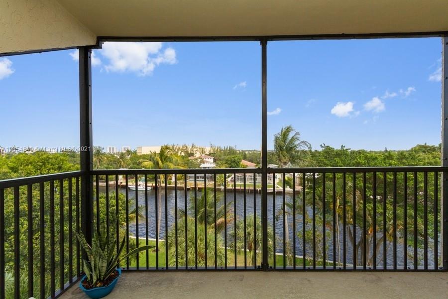 14 Royal Palm Way, Unit 5010 Boca Raton, FL 33432 - Photo 3 of 15 a view of a balcony