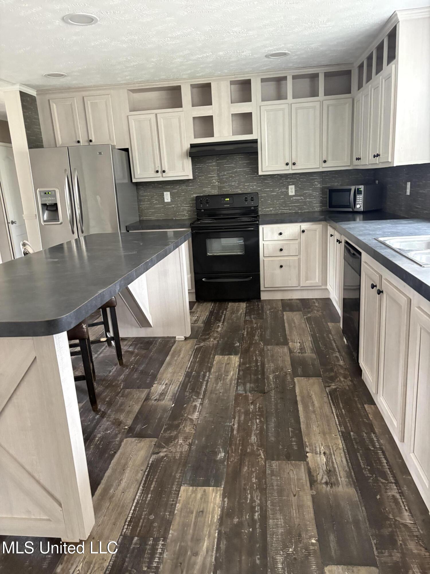 1639 County Line Road Coldwater, MS 38618 - Photo 3 of 12 Photo Jan 14 2026, 11 47 03 AM