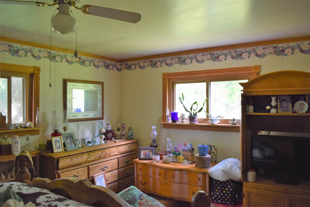 4716 South Loomis Road Shepherd, MI 48883 - Photo 21 of 23 1863830-20.JPG