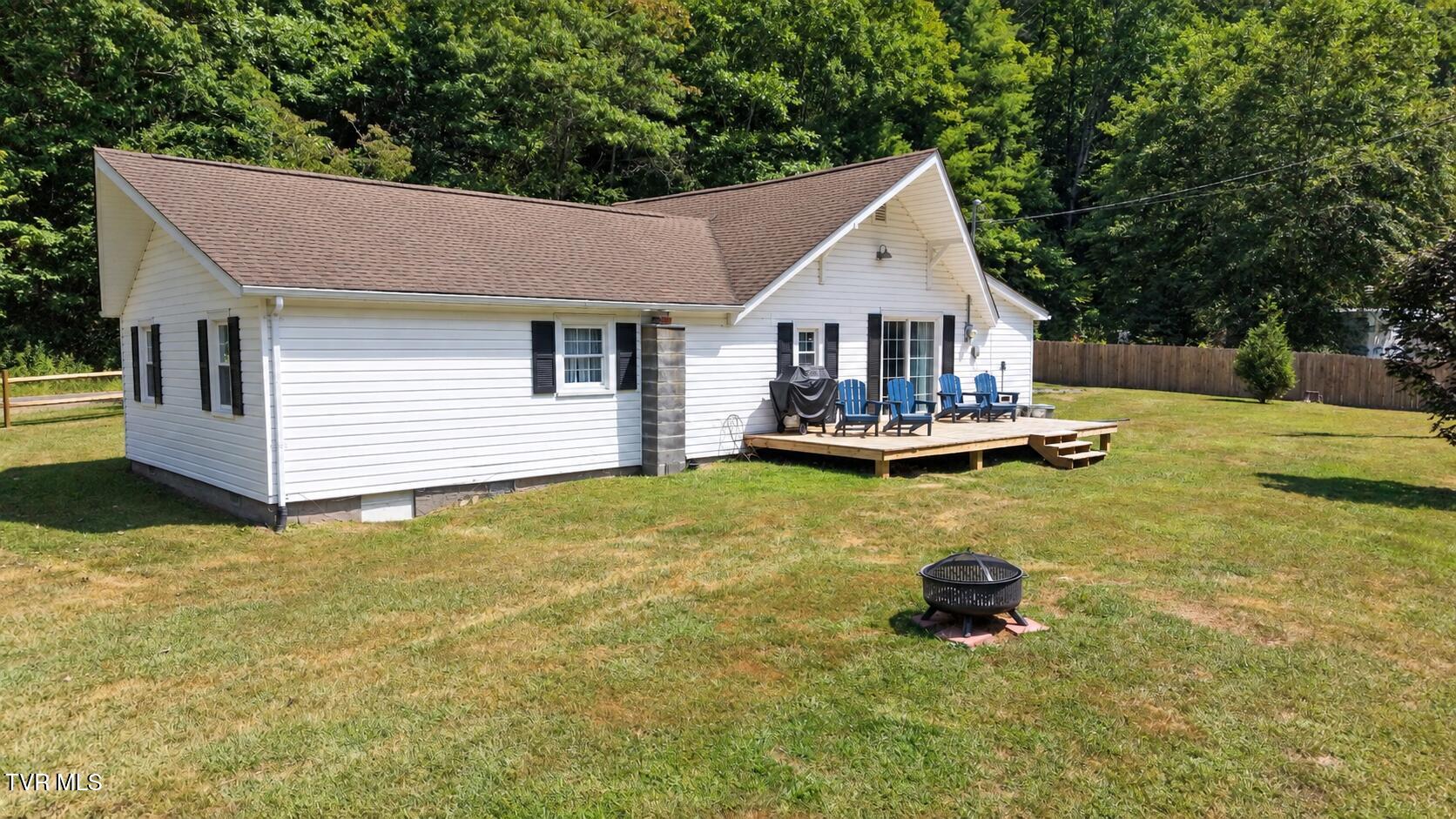 812 Branch Road Laurel Bloomery, TN 37680 - Photo 5 of 33 Outside 5