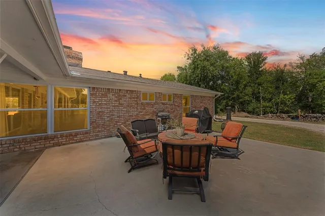 a house view with a swimming pool