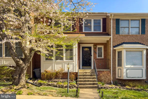 $725,000 | 7923 Valleyfield Drive, Springfield, VA 22153