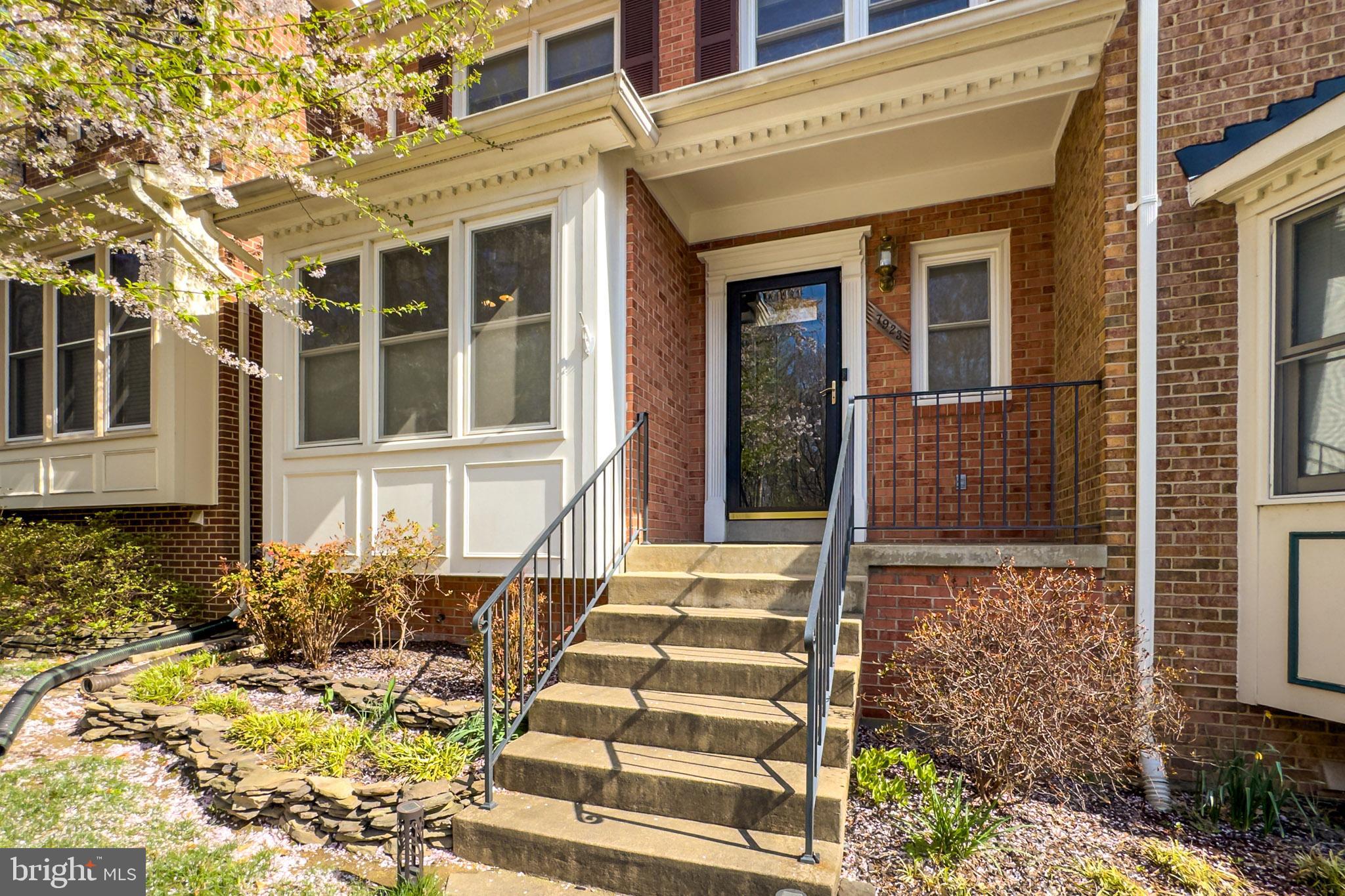 7923 Valleyfield Drive Springfield, VA 22153 - Photo 3 of 51 front view of a building