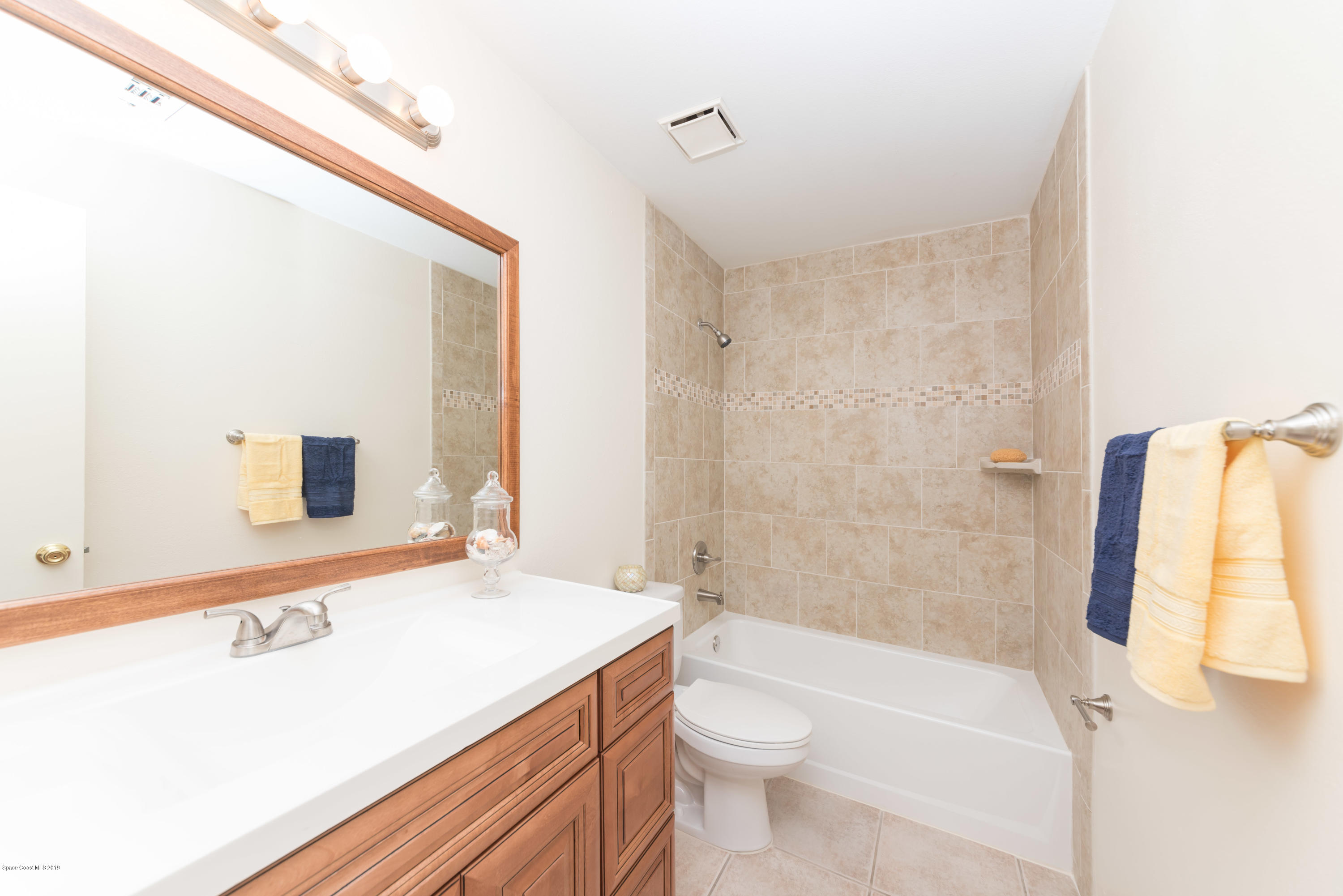 1272 Wabash Road Southeast Palm Bay, FL 32909 - Photo 13 of 18 14 Main Bathroom