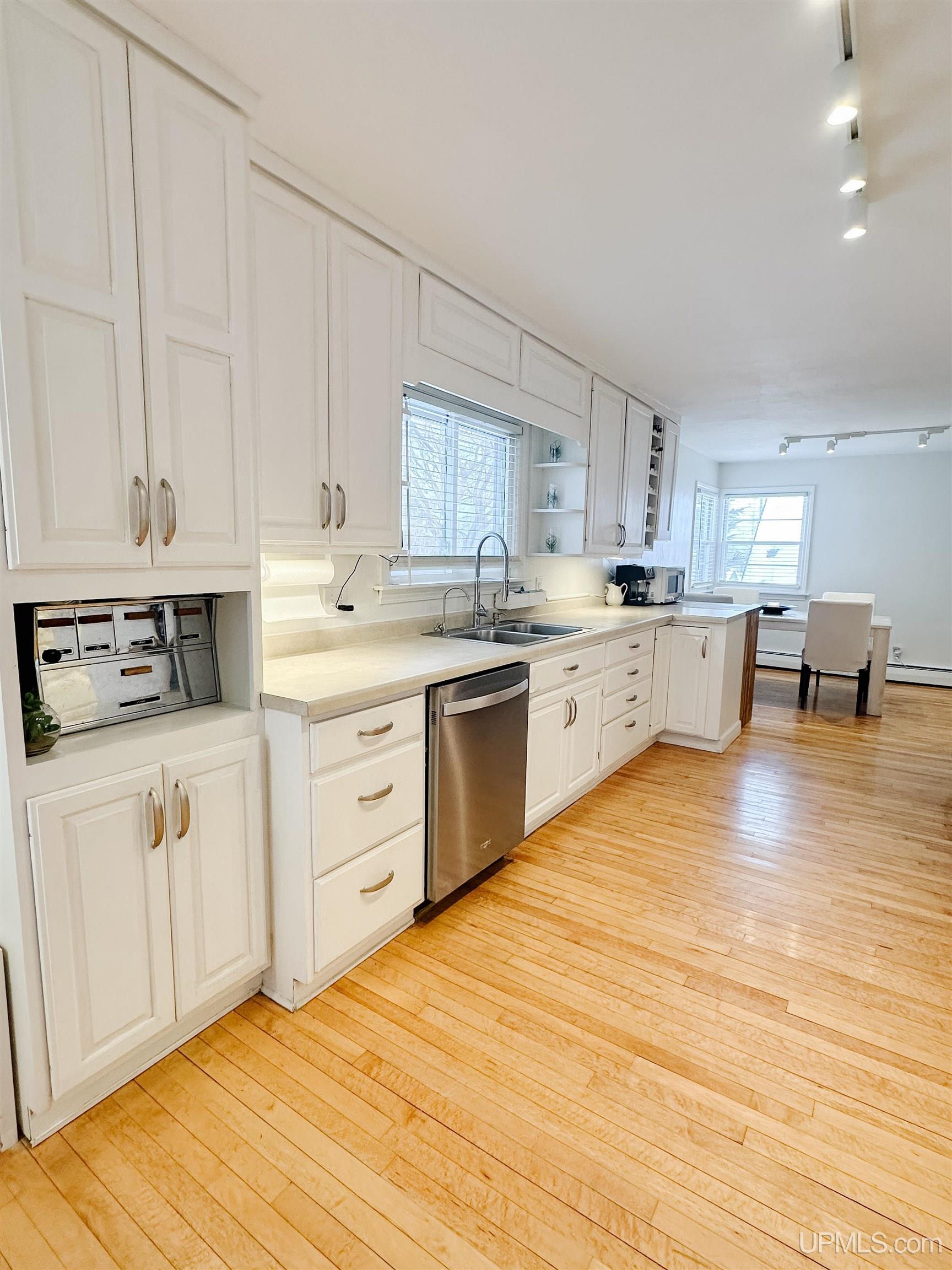 423 West Hampton Street Marquette, MI 49855 - Photo 14 of 99
