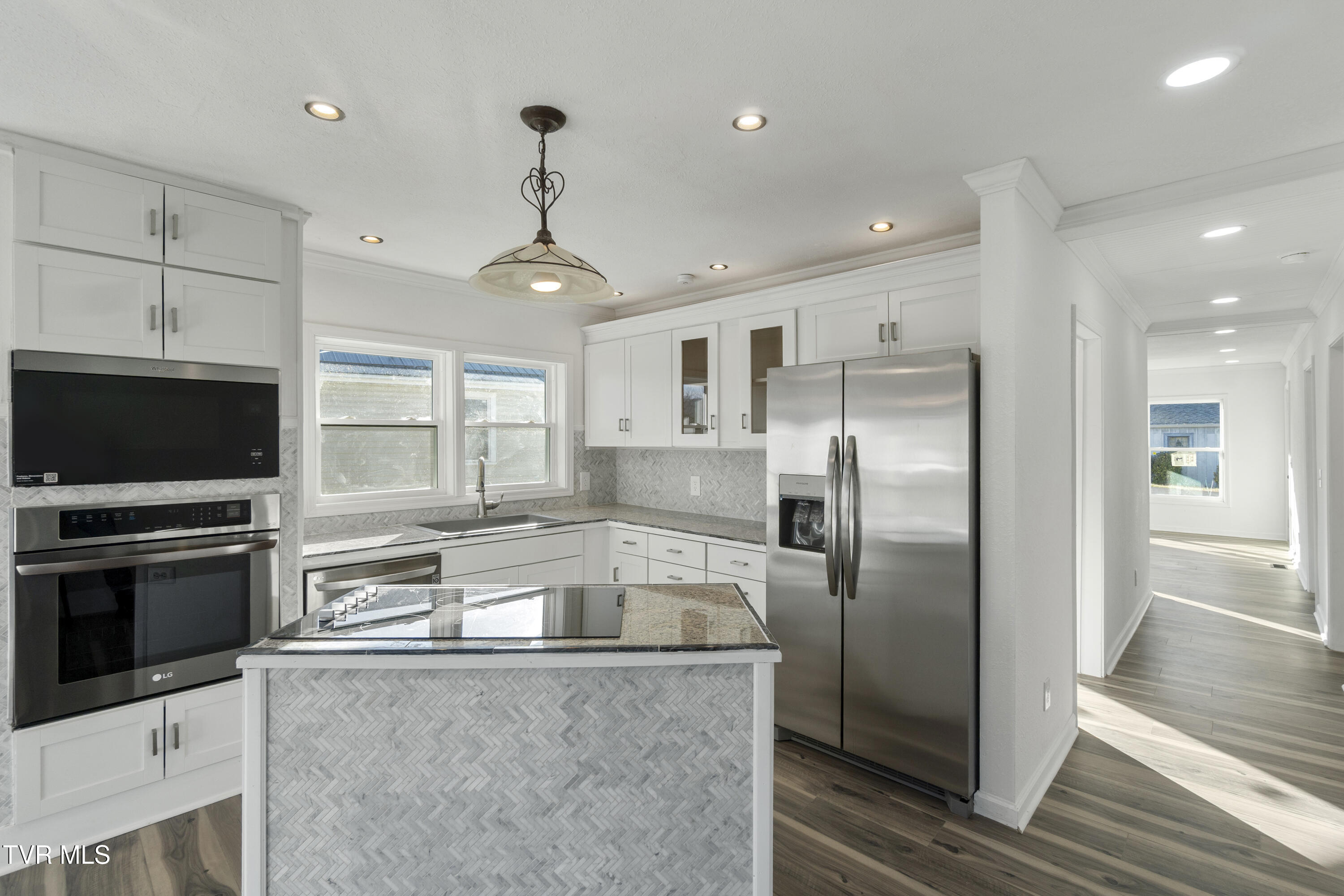 129 Ridgeway Avenue Church Hill, TN 37642 - Photo 11 of 40 DSC05779