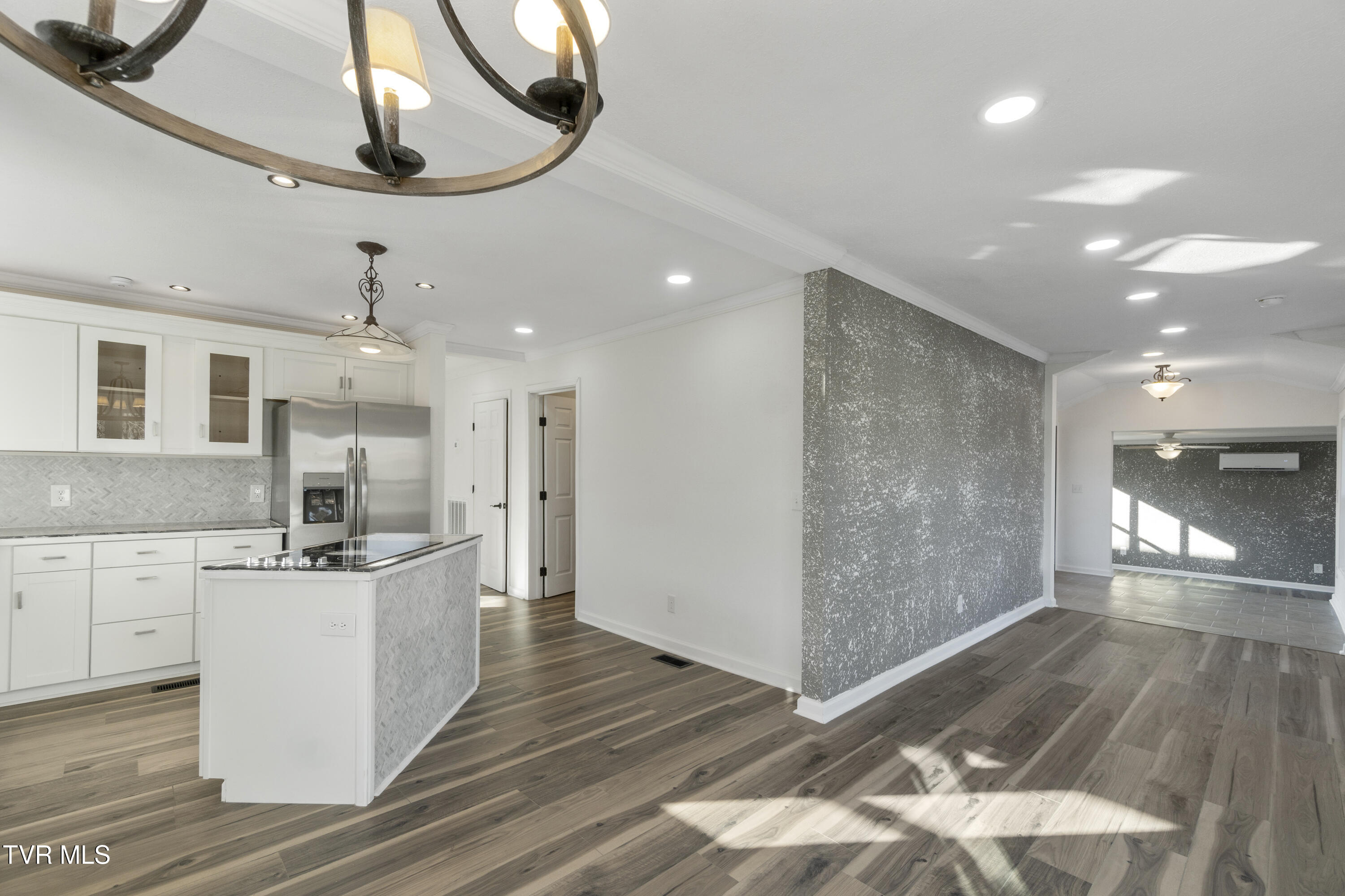 129 Ridgeway Avenue Church Hill, TN 37642 - Photo 12 of 40 DSC05776