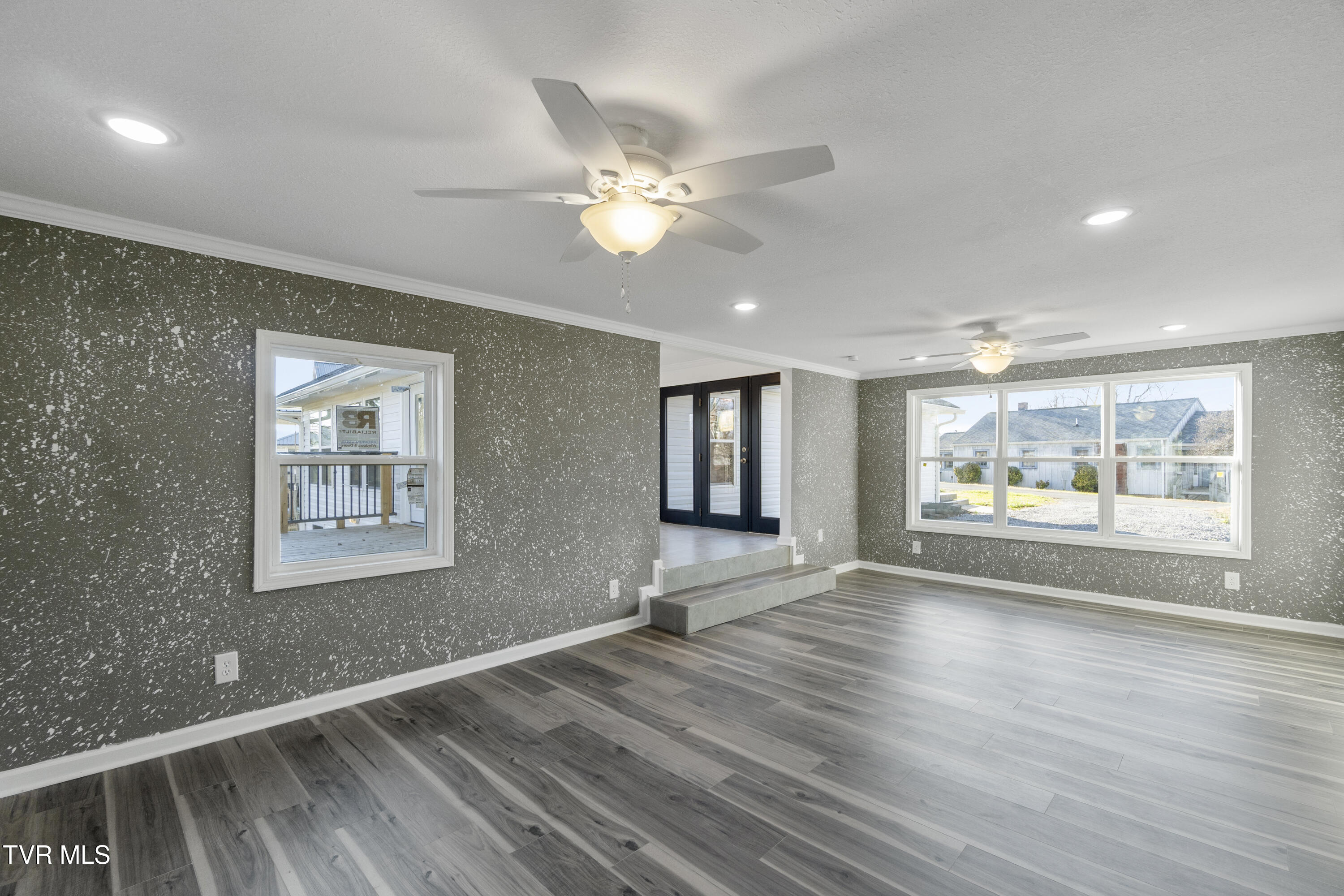 129 Ridgeway Avenue Church Hill, TN 37642 - Photo 15 of 40 DSC05764