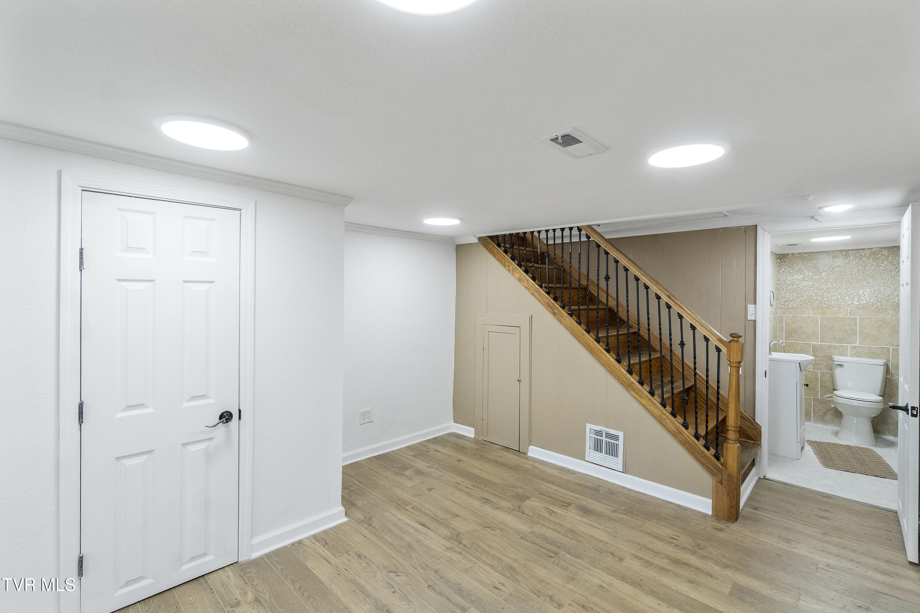 129 Ridgeway Avenue Church Hill, TN 37642 - Photo 32 of 40 DSC05845