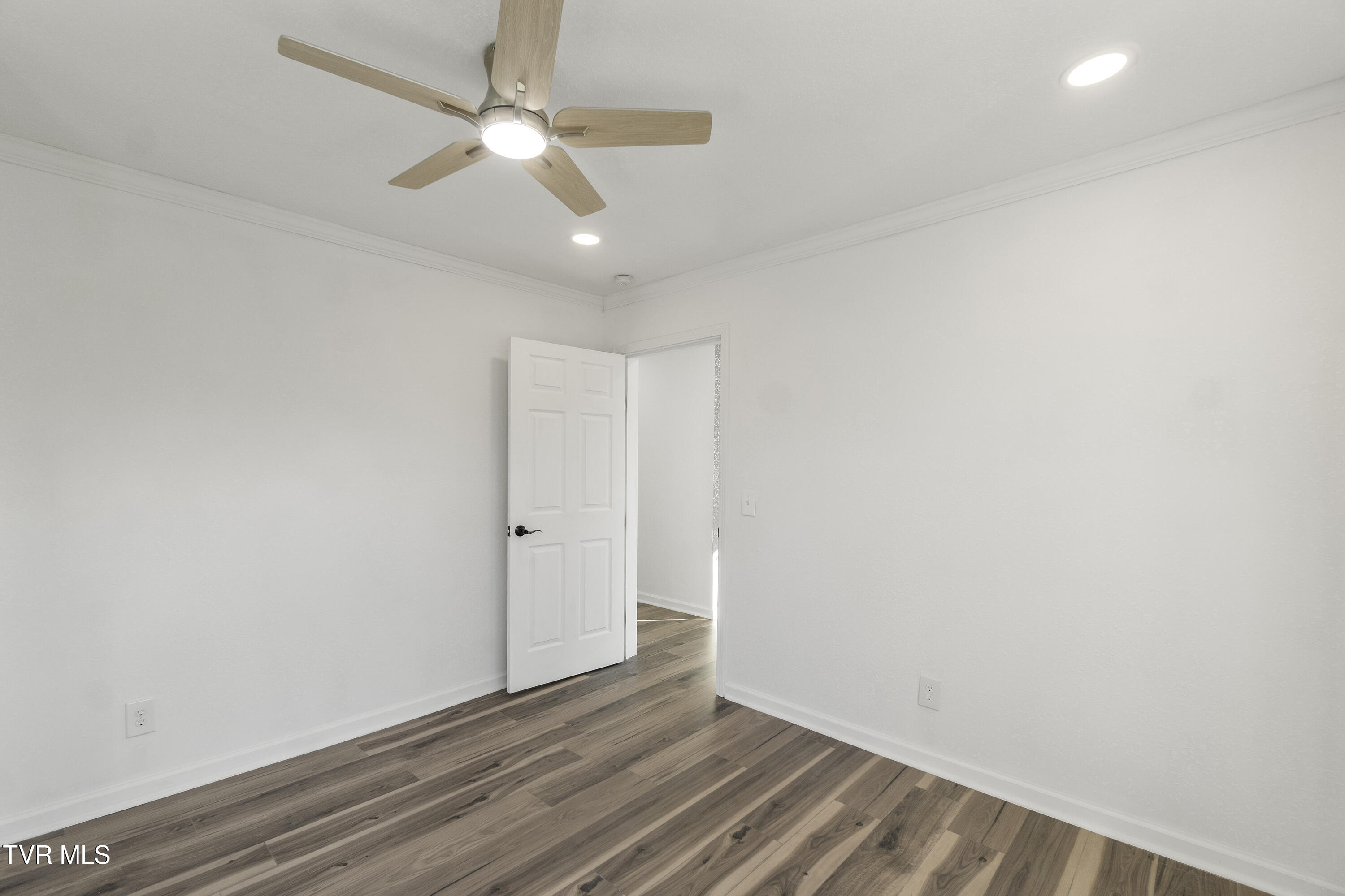 129 Ridgeway Avenue Church Hill, TN 37642 - Photo 34 of 40 DSC05833