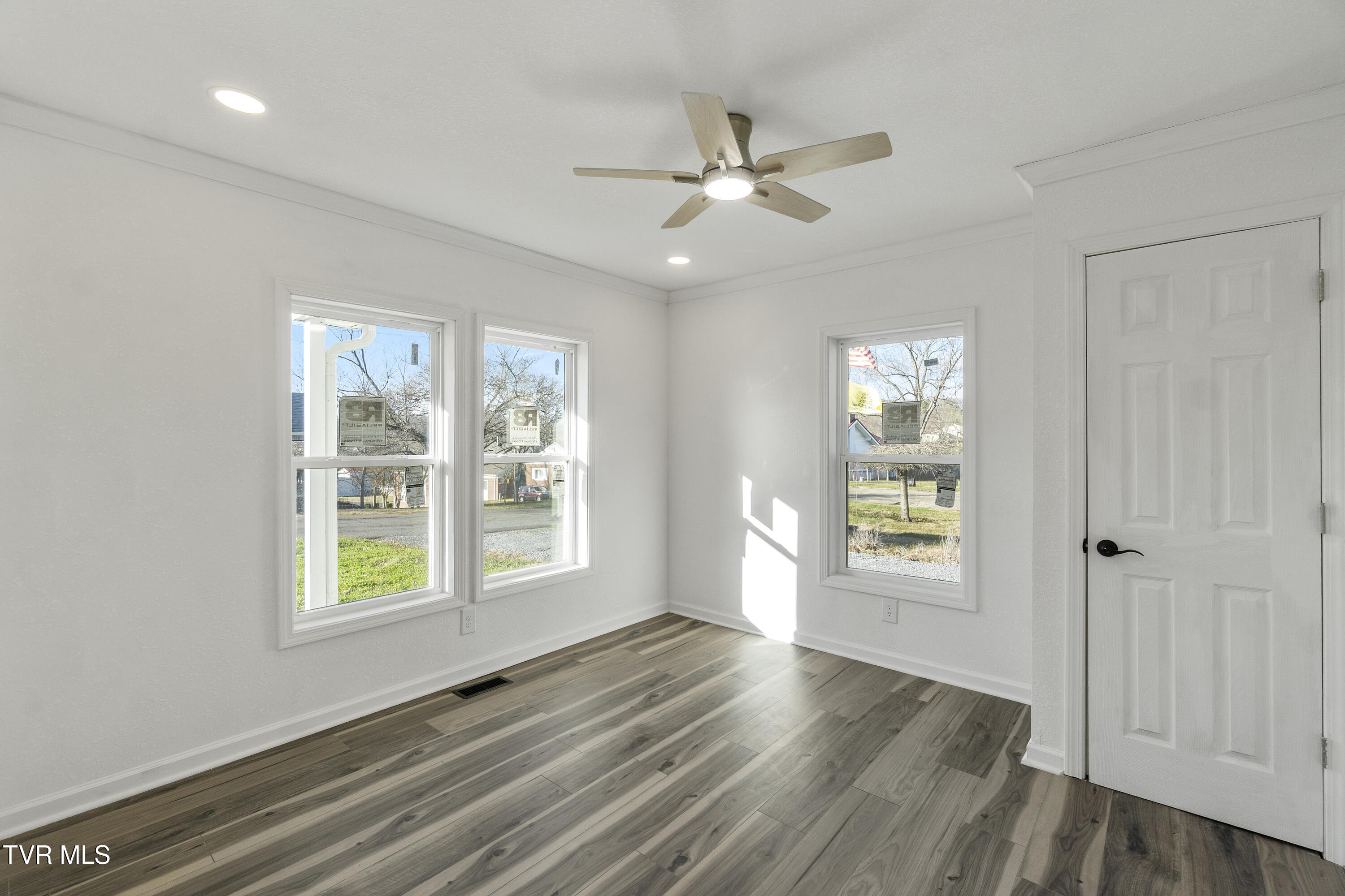 129 Ridgeway Avenue Church Hill, TN 37642 - Photo 36 of 40 DSC05823