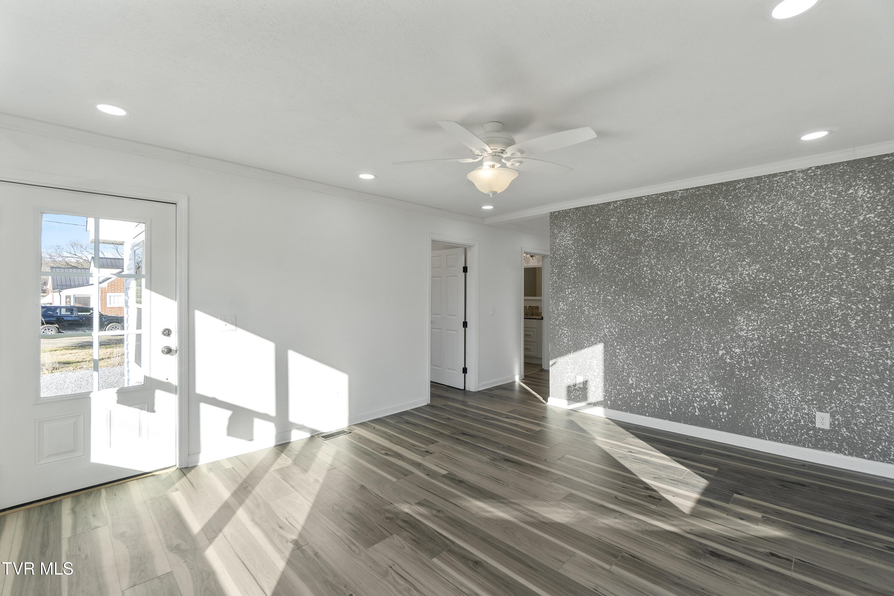 129 Ridgeway Avenue Church Hill, TN 37642 - Photo 37 of 40 DSC05821