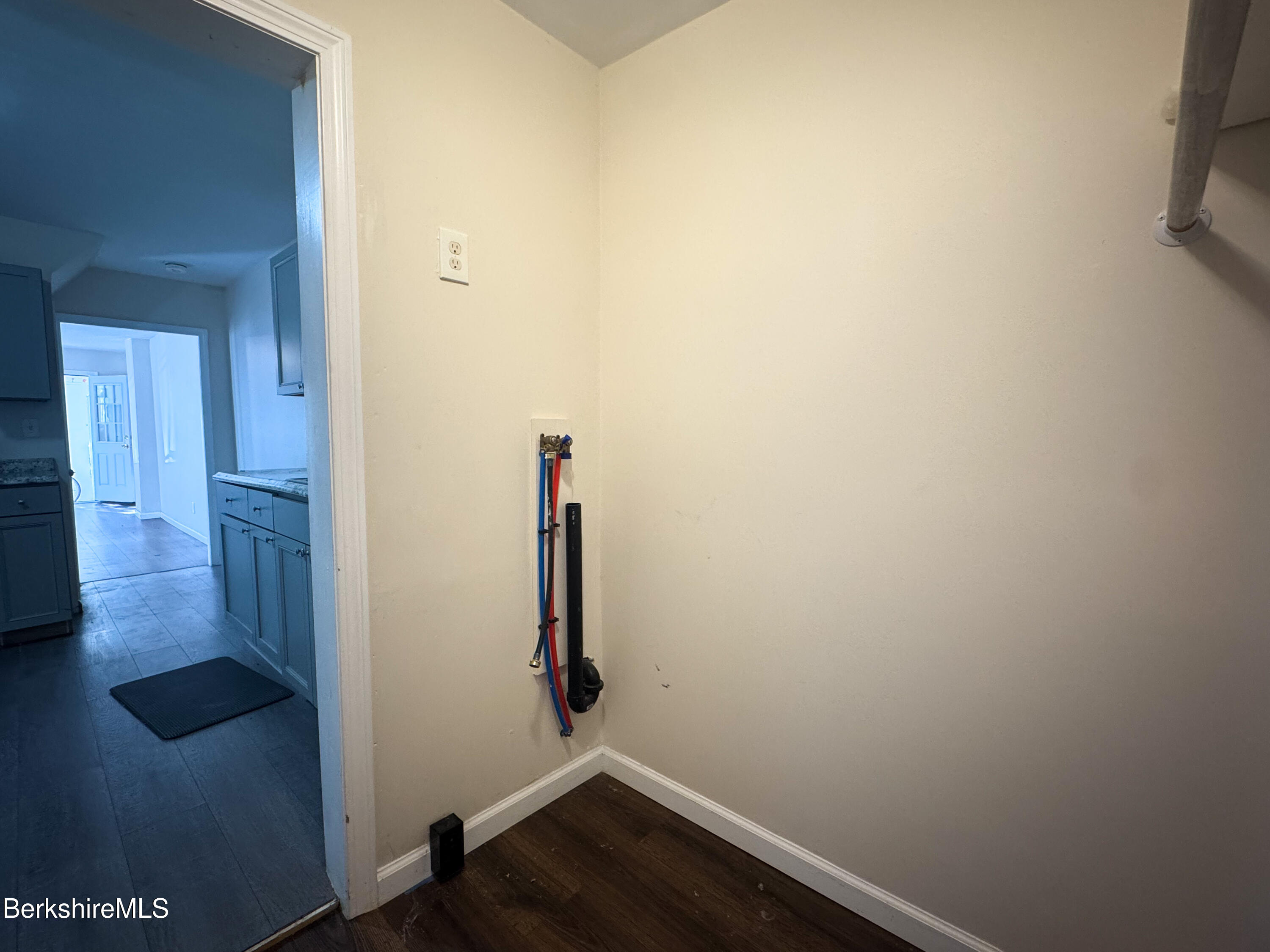 50-52 John Street Pittsfield, MA 01201 - Photo 9 of 25 a view of small space