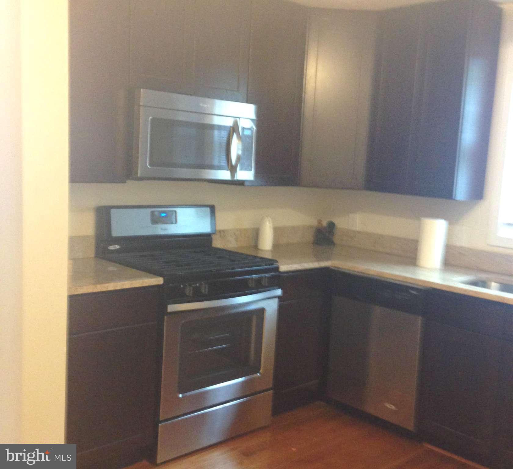 508 68th Place Capitol Heights, MD 20743 - Photo 4 of 27 Kitchen