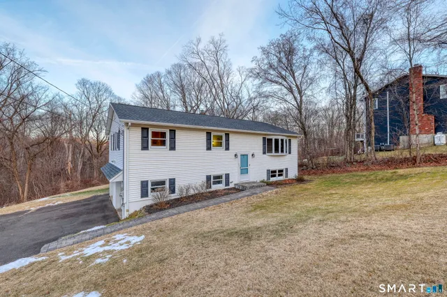 $600,000 | 19 Eastwood Road, Danbury, CT 06811