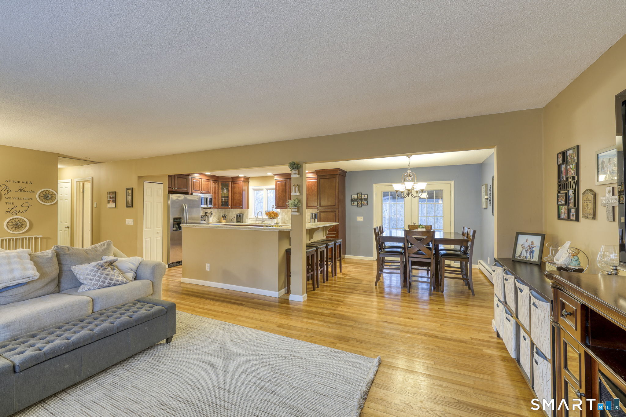 19 Eastwood Road Danbury, CT 06811 - Photo 4 of 38