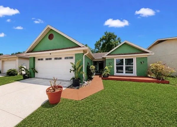 $330,000 | 1125 Hardwood Drive, Valrico, FL 33596