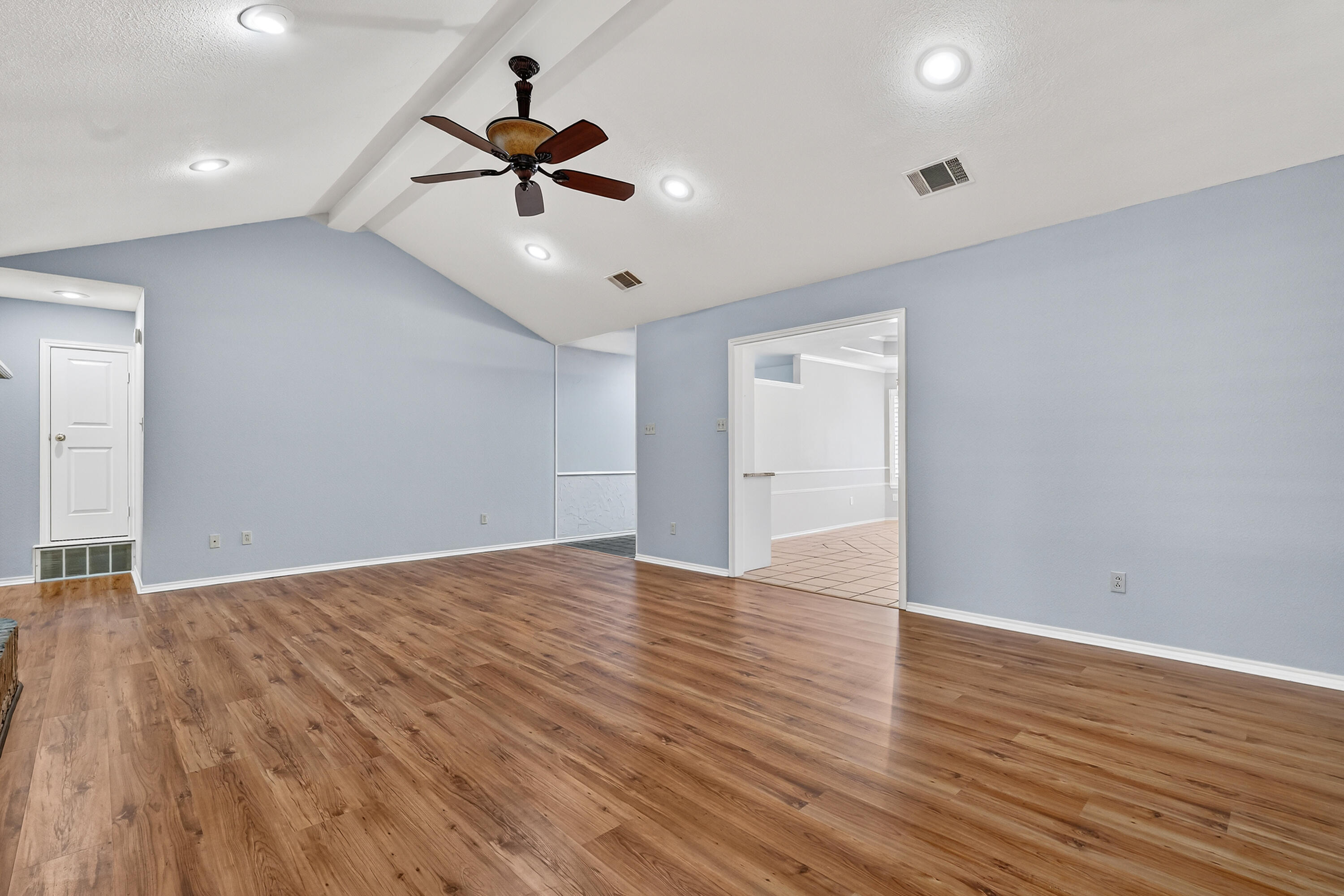 6006 76th Street Lubbock, TX 79424 - Photo 7 of 30 IMG_9047