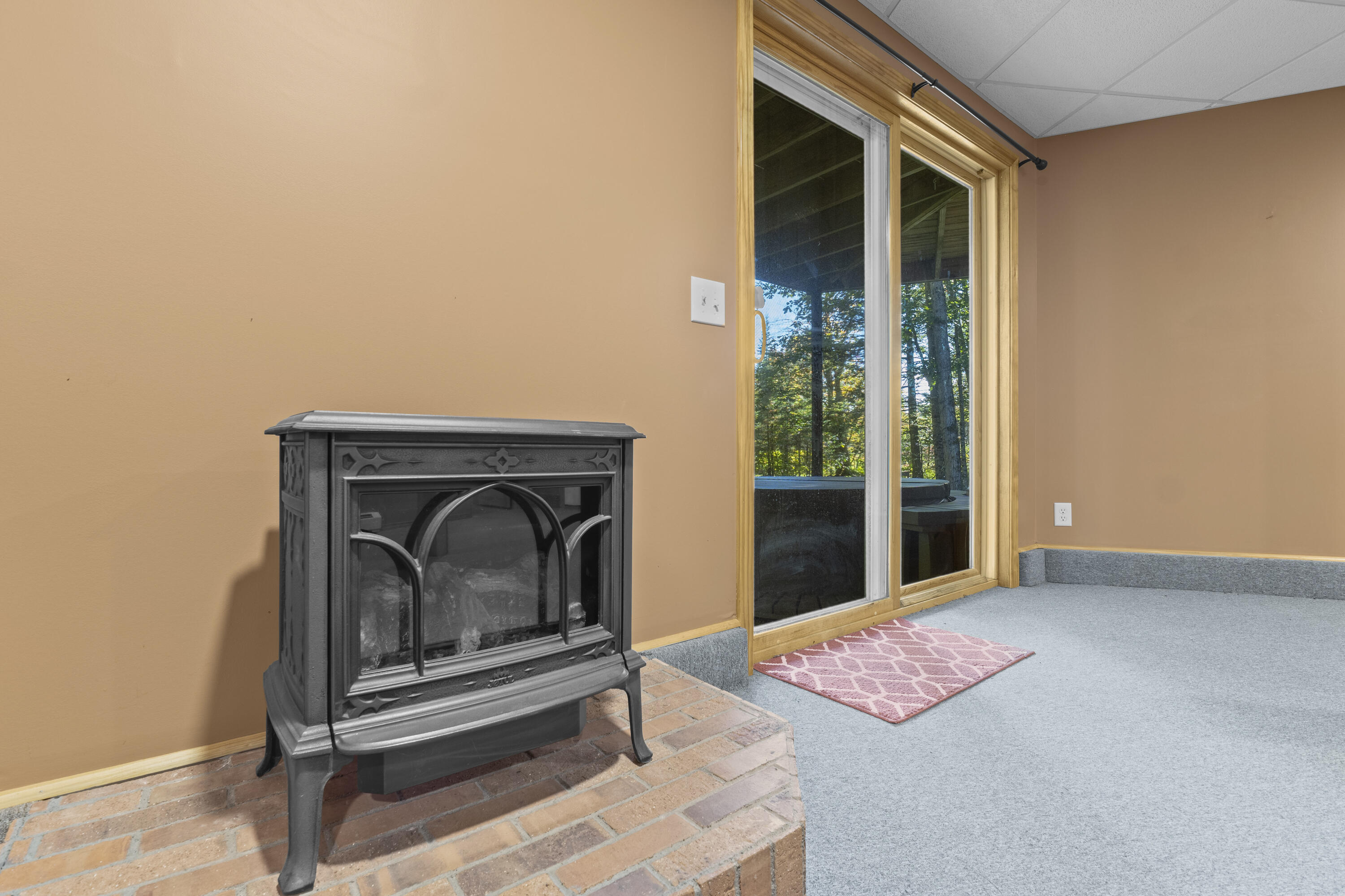 376 Bowdoinham Road Sabattus, ME 04280 - Photo 33 of 84 Family Room/Slider to Hot Tub & Patio