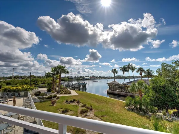 $799,000 | 516 Tamiami Trail South, Unit 201, Nokomis, FL 34275