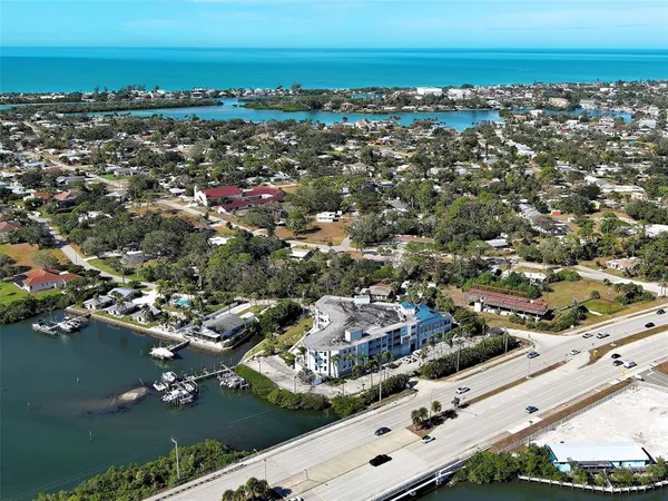 $799,000 | 516 Tamiami Trail South, Unit 201, Nokomis, FL 34275