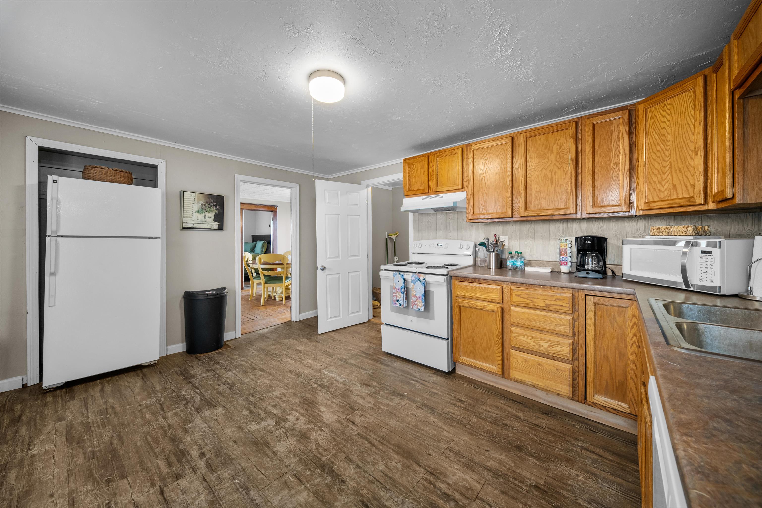 7 Elliott Street Laconia, NH 03246 - Photo 5 of 59