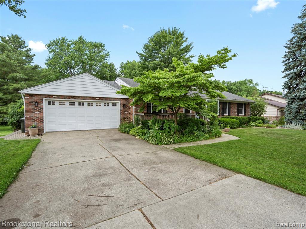 2830 Harrington Road Rochester Hills, MI 48307 - Photo 4 of 38