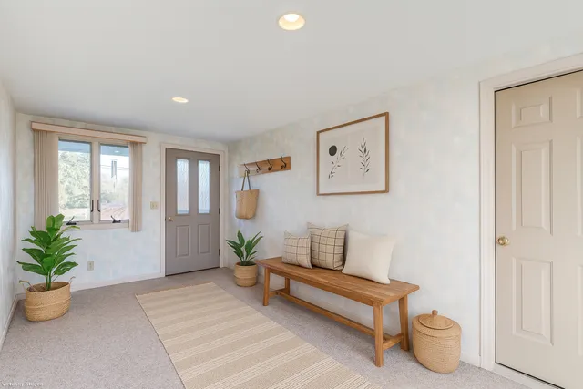 $300,000 | 1 Oxford Drive, Enfield, CT 06082