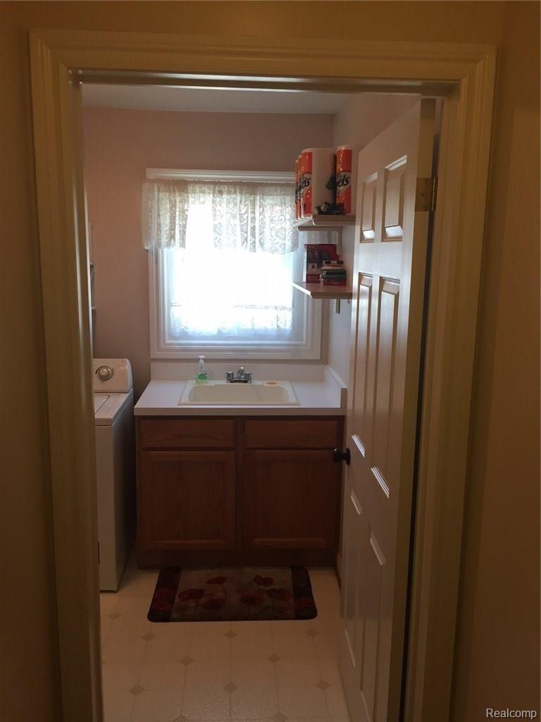 19238 Gudith Road Trenton, MI 48183 - Photo 34 of 97 IMG_3427.JPG