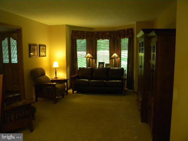 9445 Howes Road Dunkirk, MD 20754 - Photo 4 of 30 Living Room
