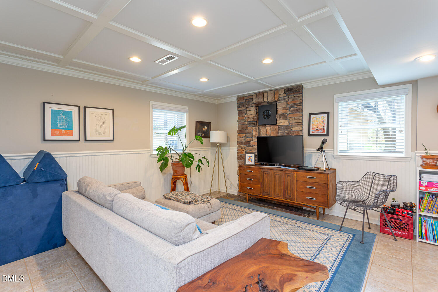 3200 Fairforest Place Raleigh, NC 27604 - Photo 18 of 40 a living room with furniture and a flat screen tv