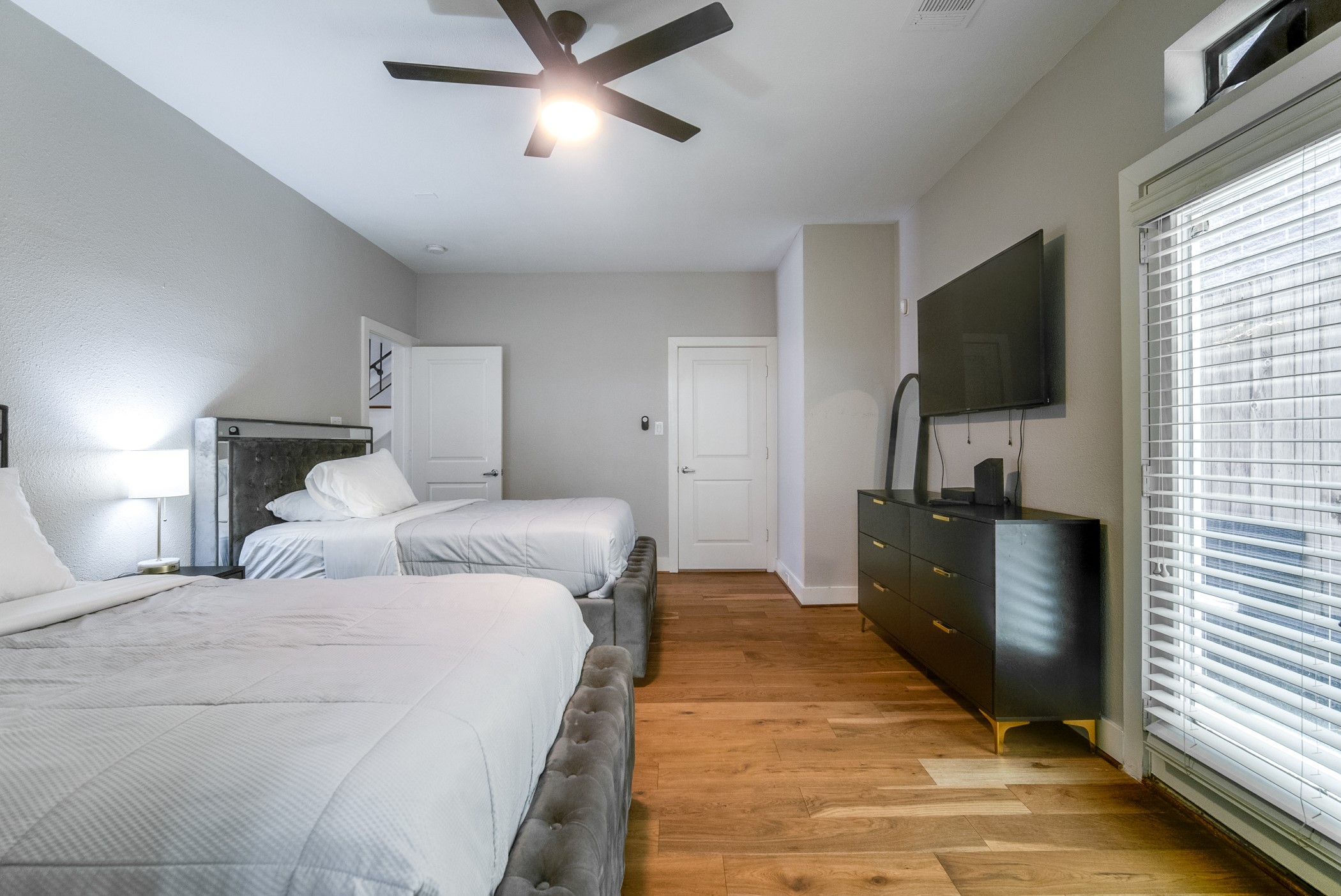 1205 Detering Street Houston, TX 77007 - Photo 11 of 50
