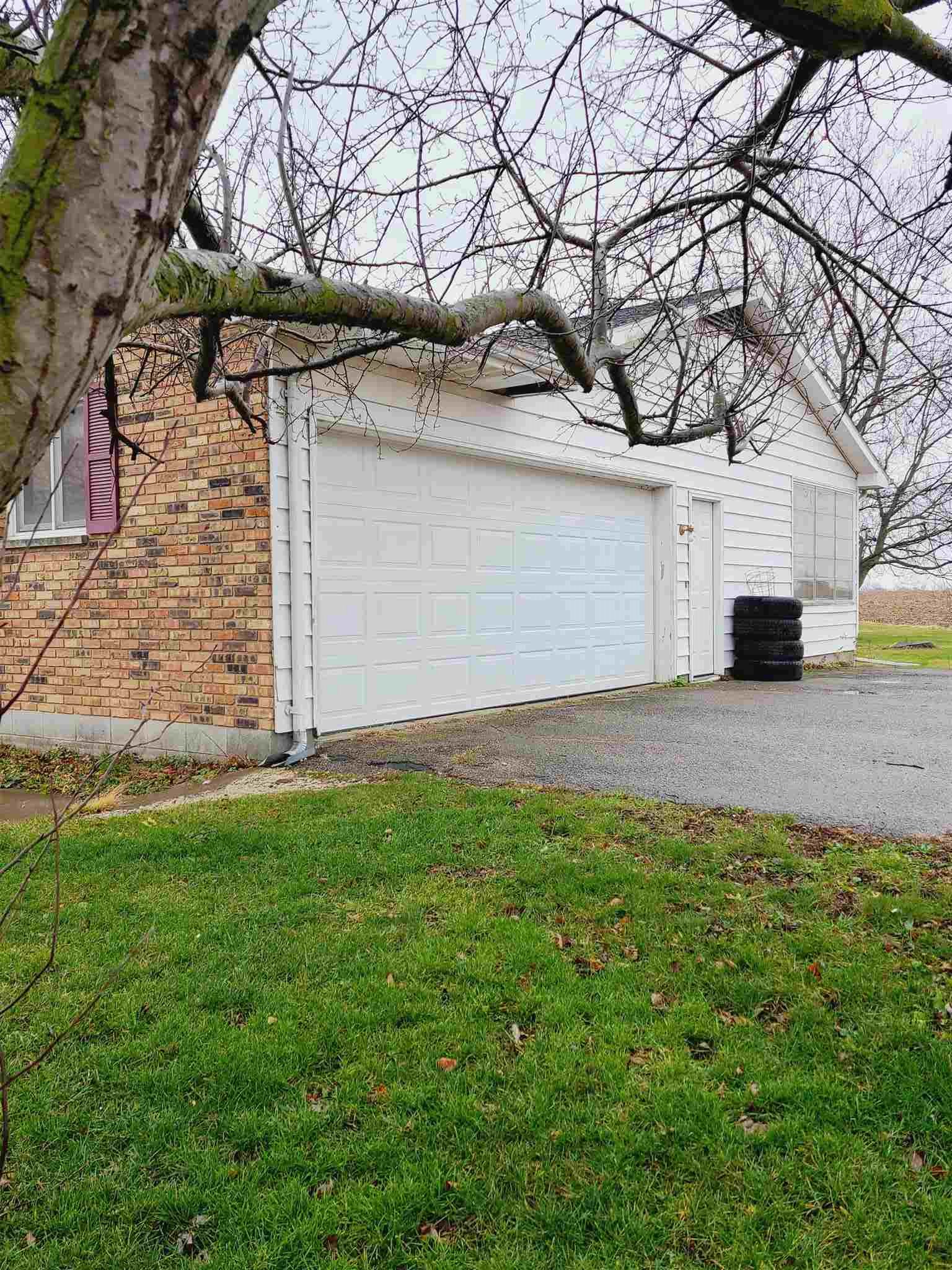 2775 East Philabaum Road North Manchester, IN 46962 - Photo 3 of 27