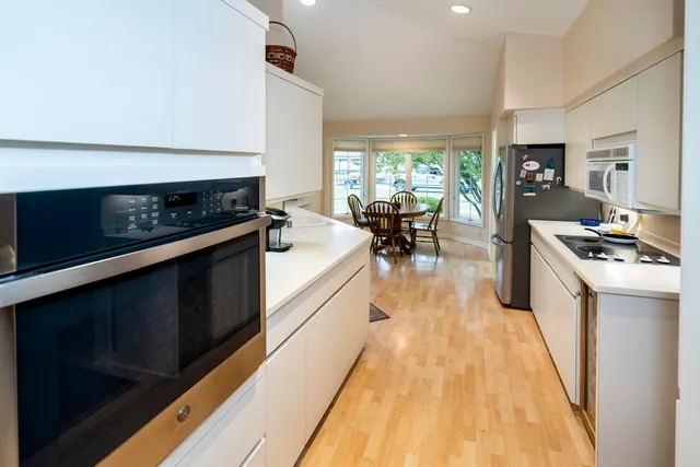 $439,000 | 550 McPride Lane, Unit B, Brookfield, WI 53045