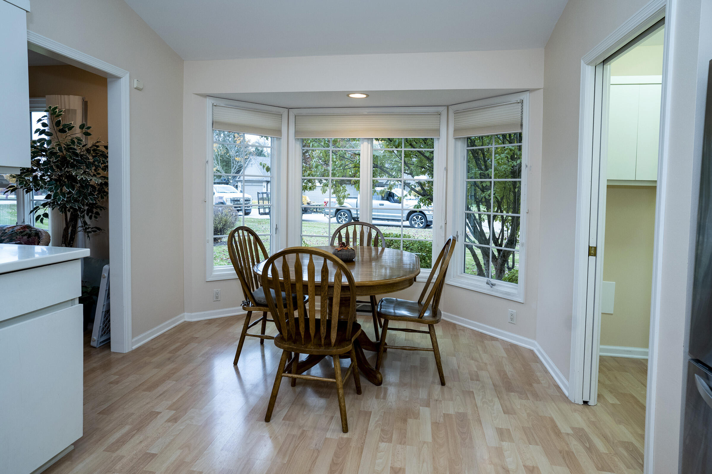 550 McPride Lane, Unit B Brookfield, WI 53045 - Photo 16 of 50 Dinette w/Bay Window
