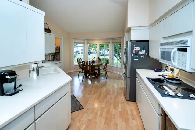 $439,000 | 550 McPride Lane, Unit B, Brookfield, WI 53045