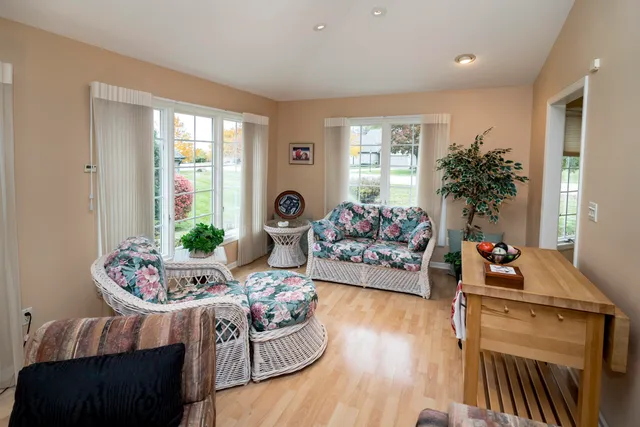 $439,000 | 550 McPride Lane, Unit B, Brookfield, WI 53045