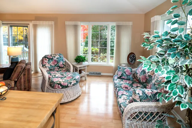 $439,000 | 550 McPride Lane, Unit B, Brookfield, WI 53045