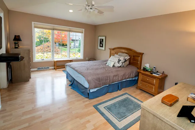 $439,000 | 550 McPride Lane, Unit B, Brookfield, WI 53045