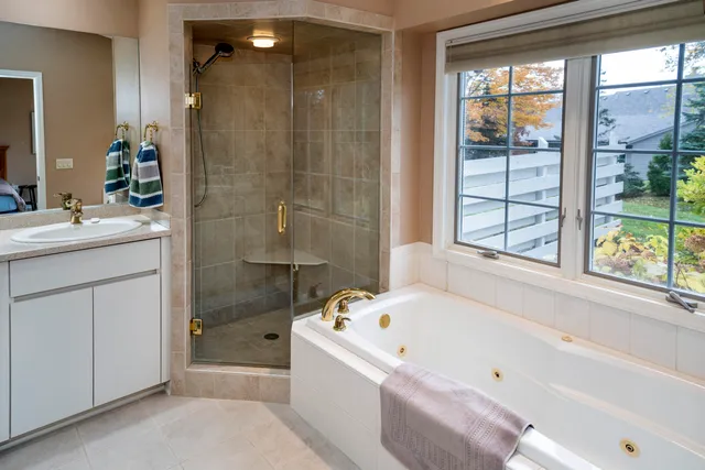 $439,000 | 550 McPride Lane, Unit B, Brookfield, WI 53045