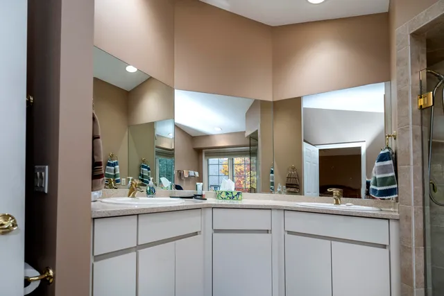 $439,000 | 550 McPride Lane, Unit B, Brookfield, WI 53045