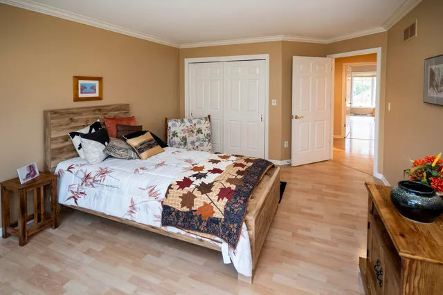 $439,000 | 550 McPride Lane, Unit B, Brookfield, WI 53045