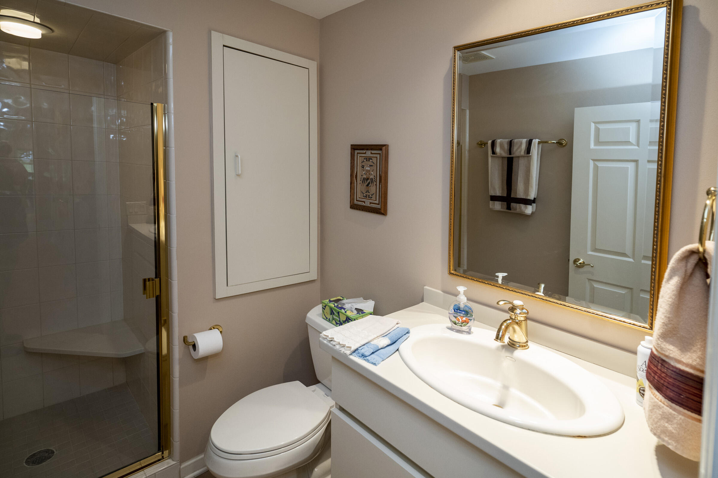 550 McPride Lane, Unit B Brookfield, WI 53045 - Photo 34 of 50 Full Bath #2